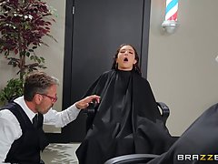Kinky barber is licking and fucking pussy while at work, eve...
